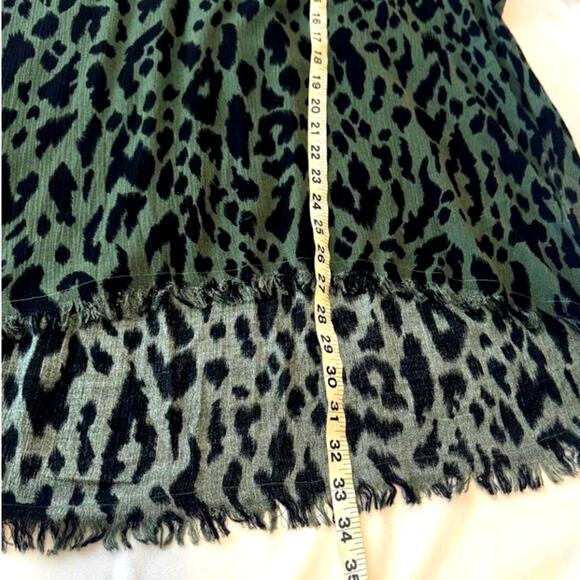 Umgee Wms XL Wild About You Green Leopard Print Tunic Blouse Raw Edge Hem - Picture 8 of 8